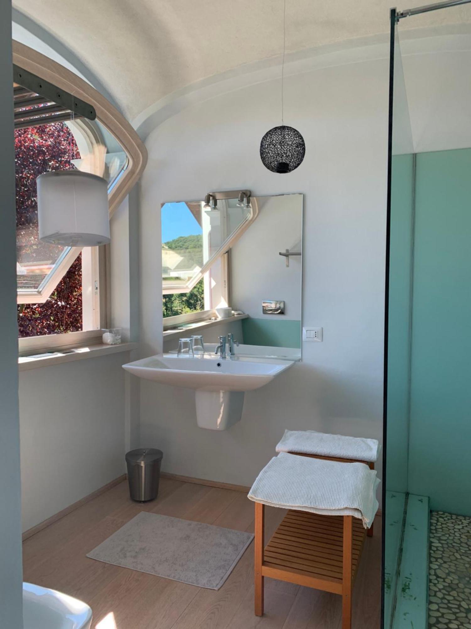 Relax Hotell Borgosesia Rum bild